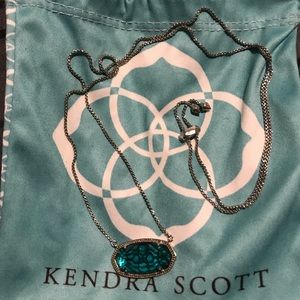 Kendra Scott necklace